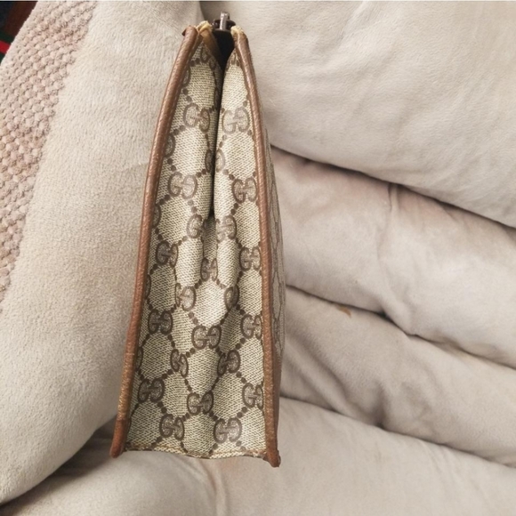 Authentic Vintage Gucci Portfolio Clutch - Picture 4 of 9